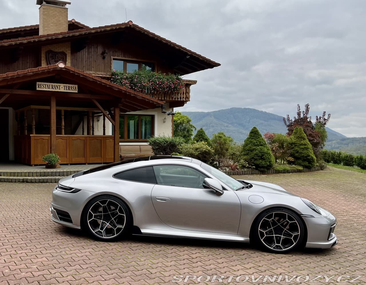 2020 Porsche 911 - 5