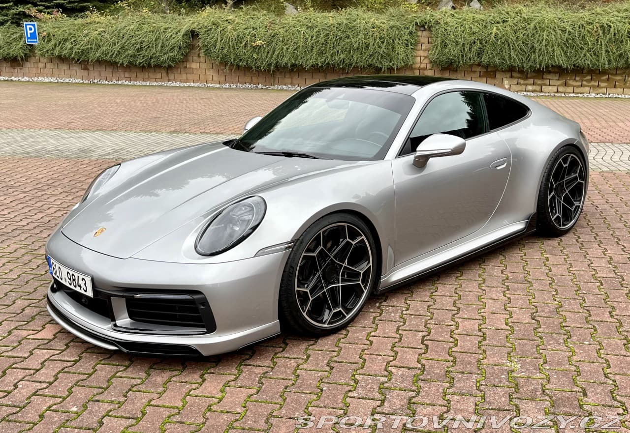 2020 Porsche 911 - 6