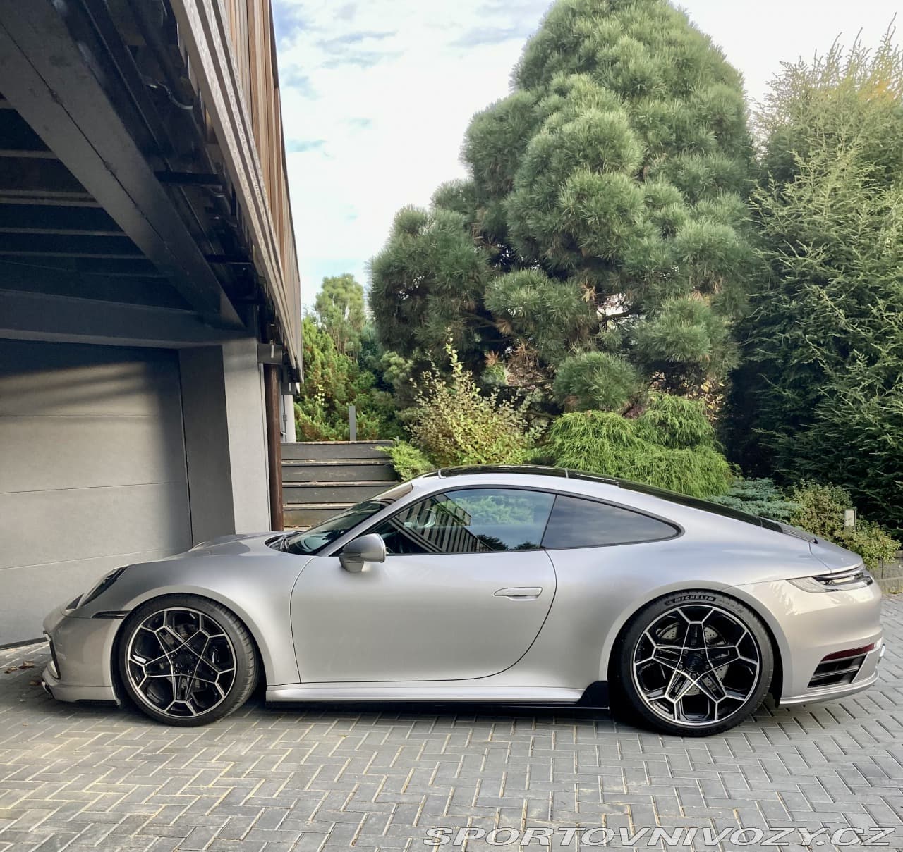 2020 Porsche 911 - 8