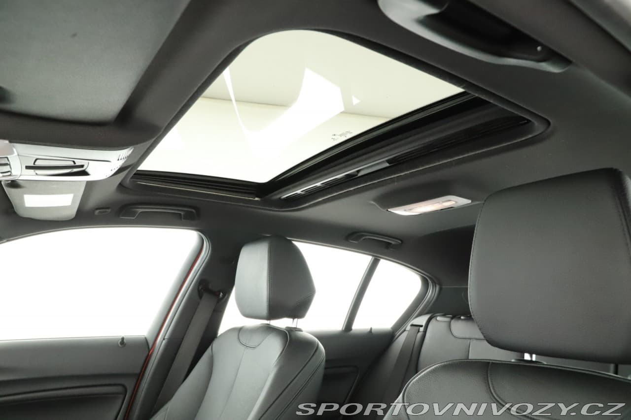 2016 BMW 1-SERIES - 12