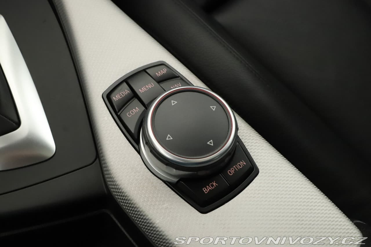 2016 BMW 1-SERIES - 16