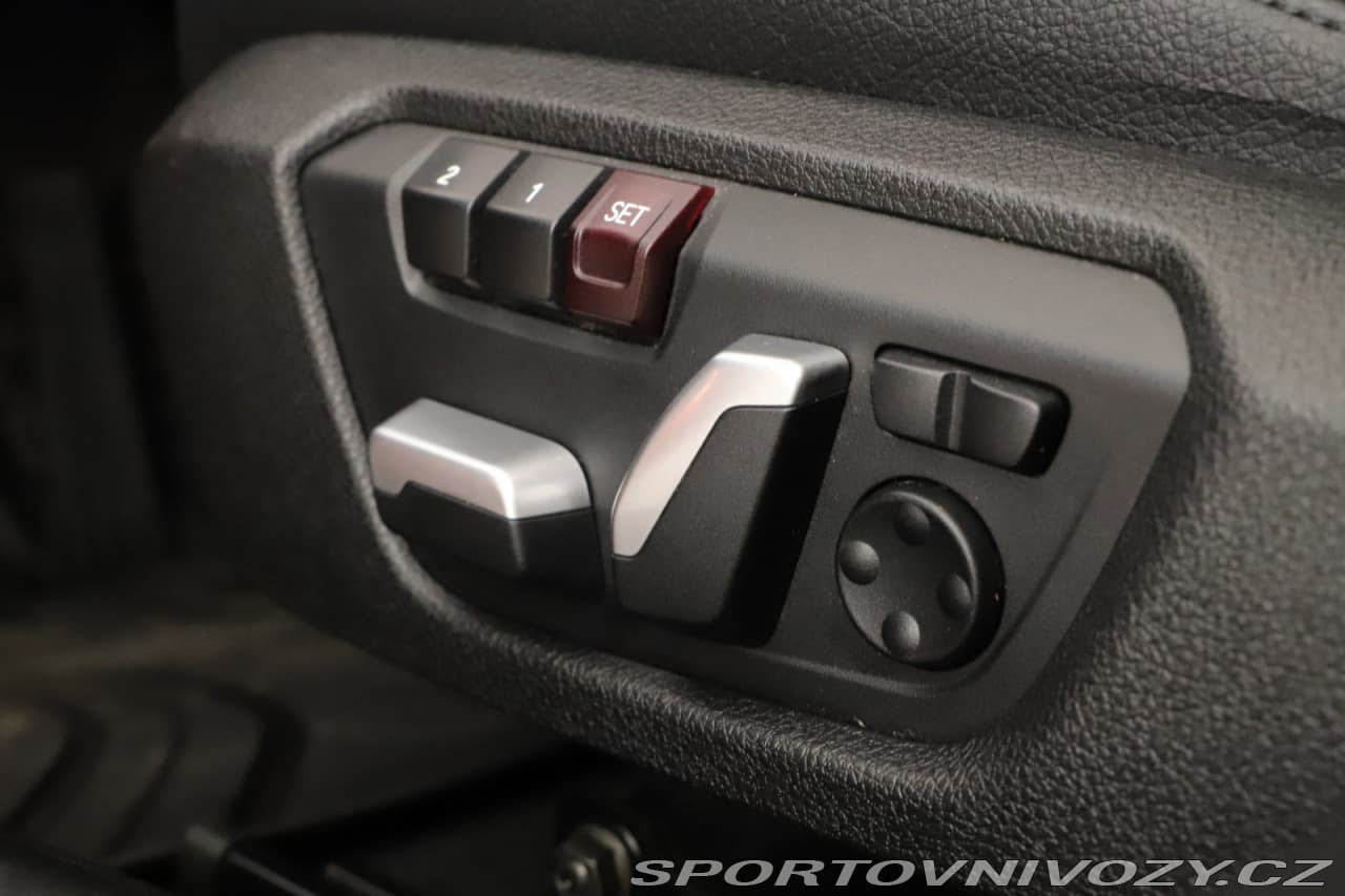 2016 BMW 1-SERIES - 18