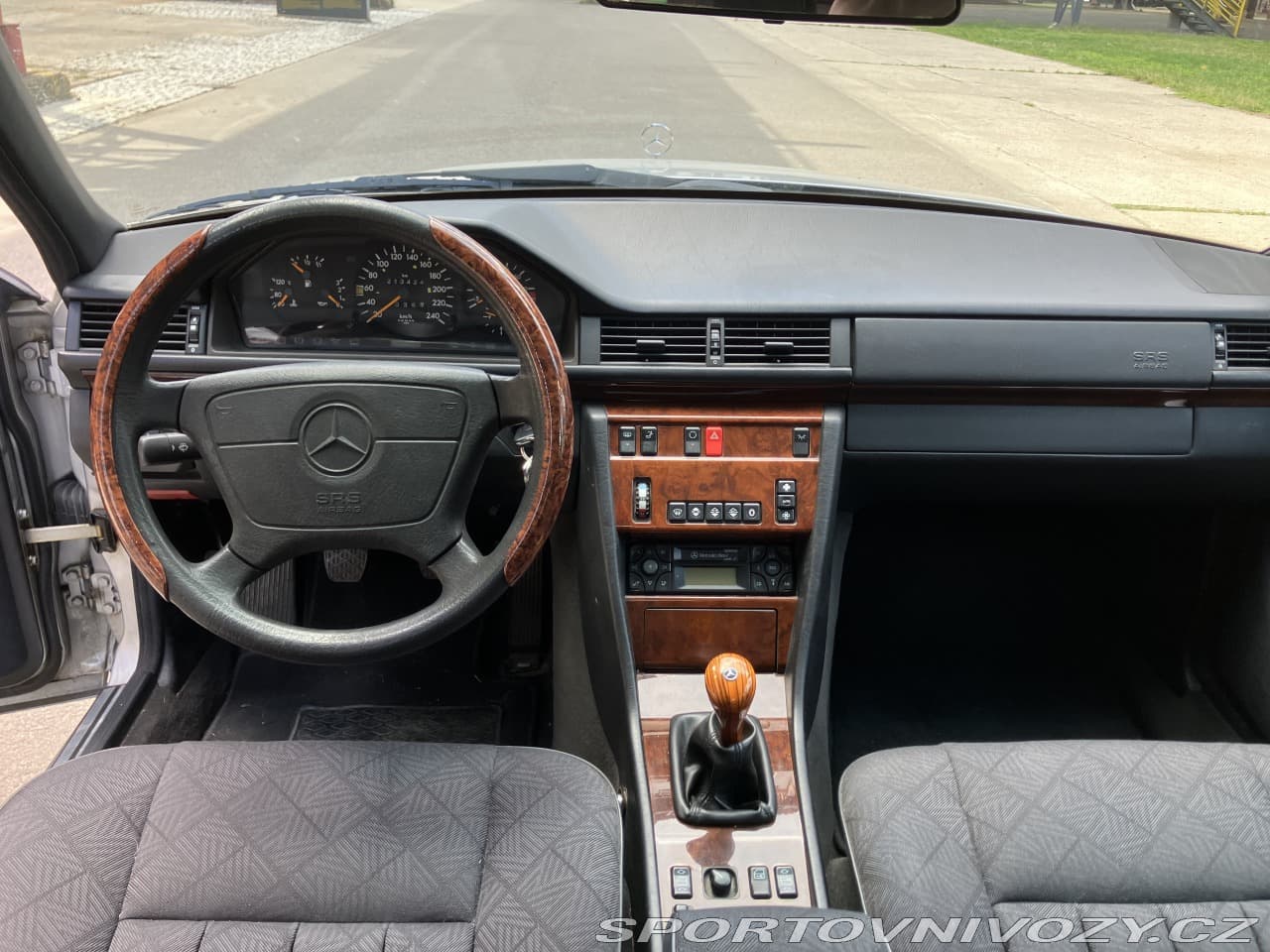 1995 Mercedes-Benz E-CLASS - 10