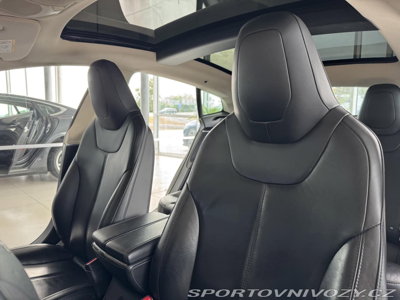 Tesla MODEL S - 13