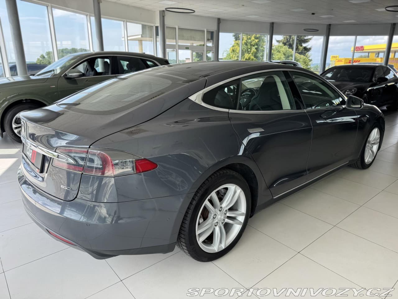 Tesla MODEL S - 5