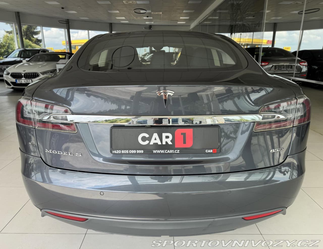 Tesla MODEL S - 6