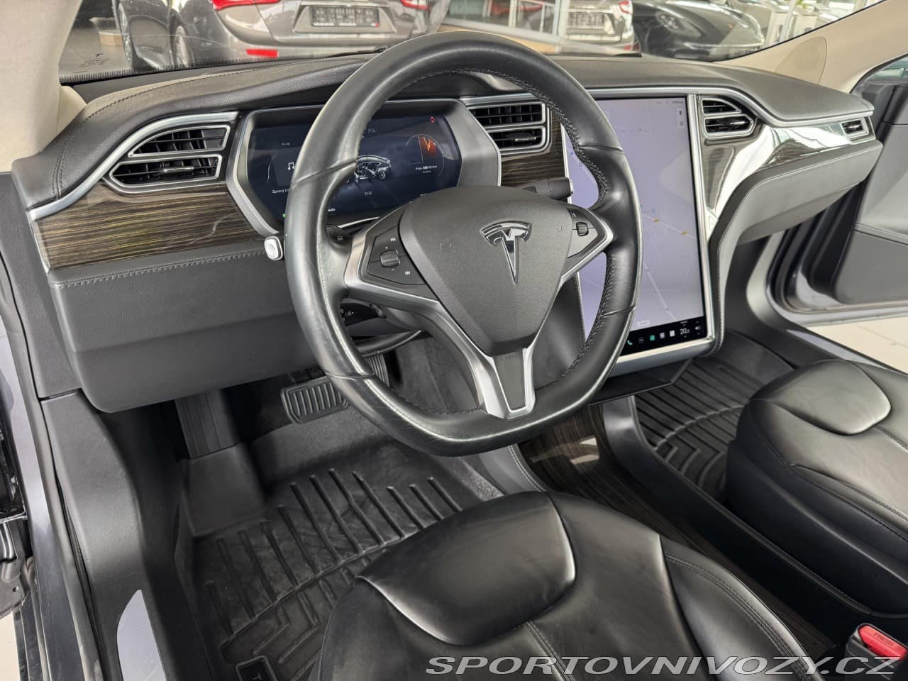 Tesla MODEL S - 9