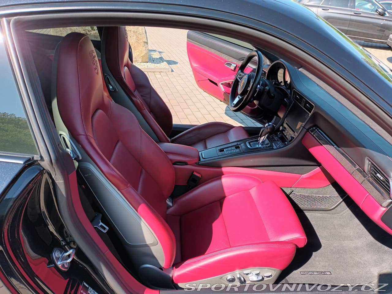 2018 Porsche 911 - 10