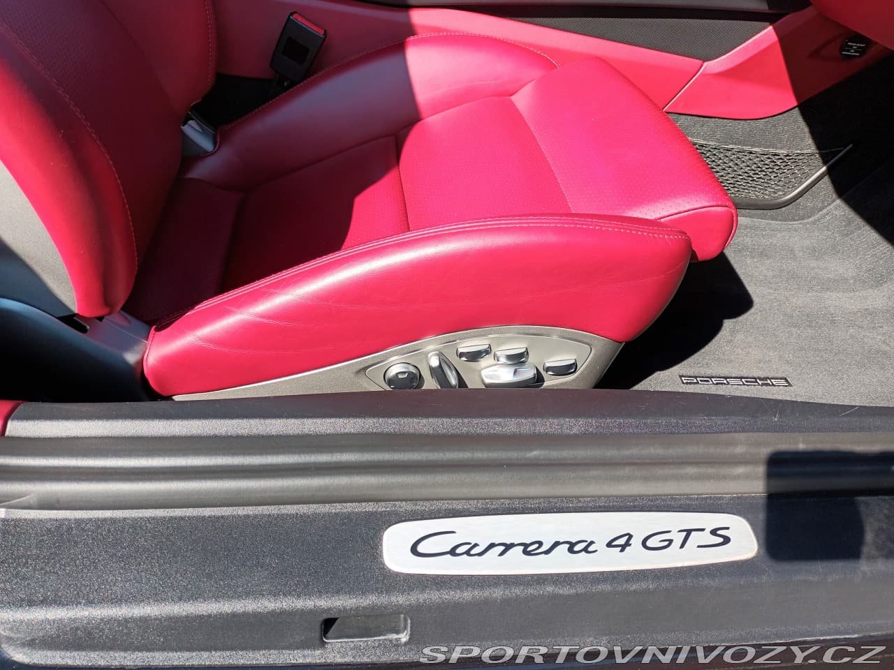 2018 Porsche 911 - 11