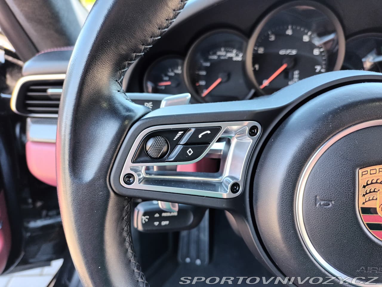 2018 Porsche 911 - 15