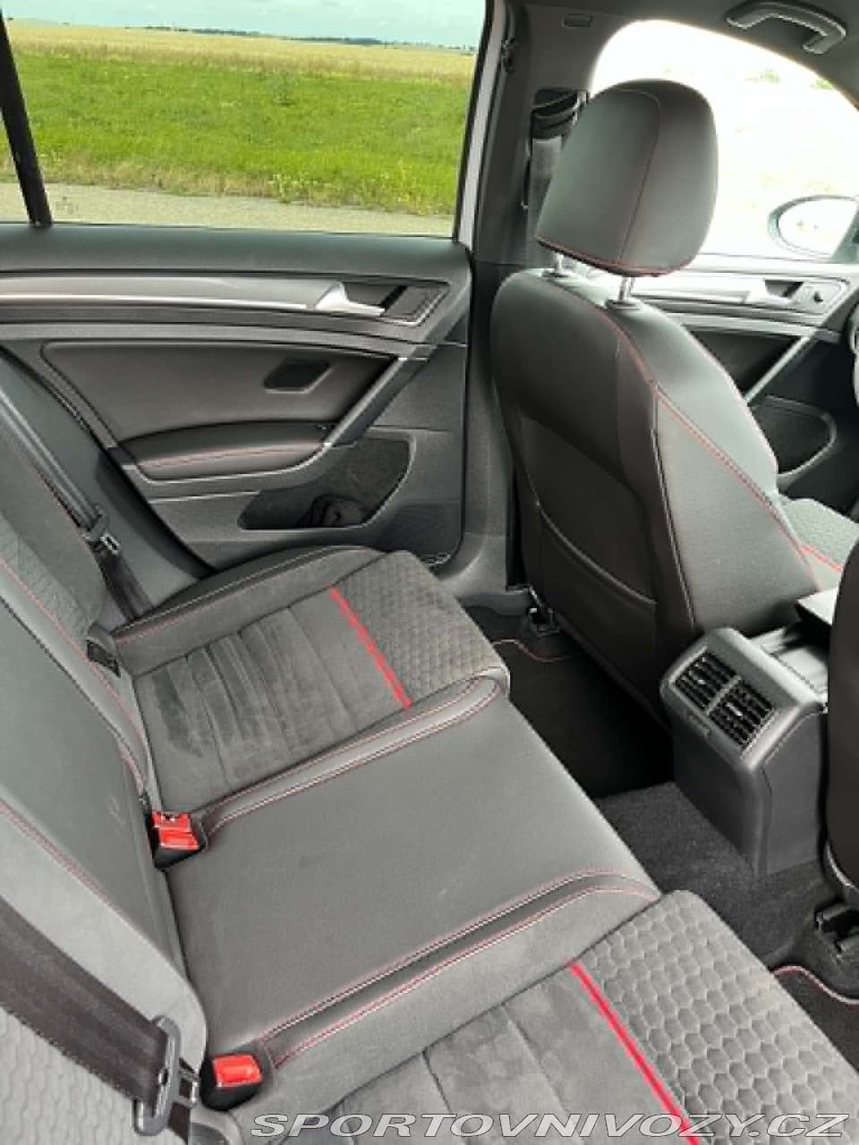 2018 Volkswagen GOLF - 11
