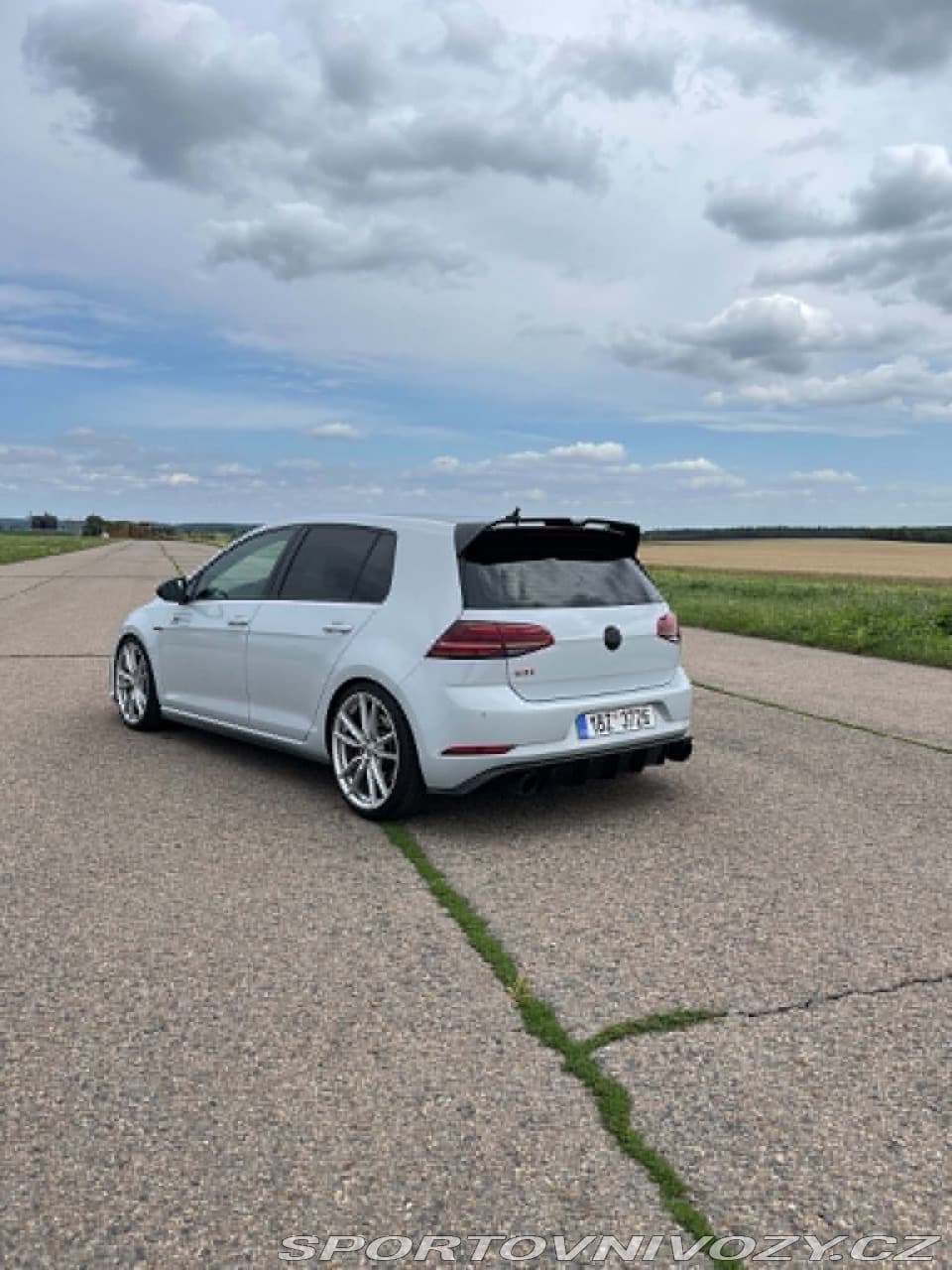 2018 Volkswagen GOLF - 18