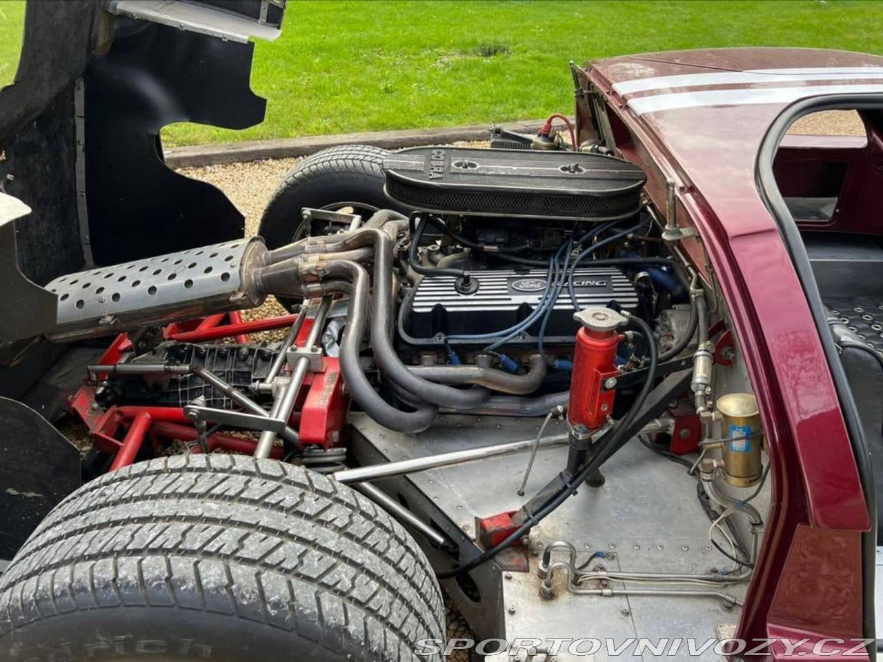 1966 Ford GT - 9