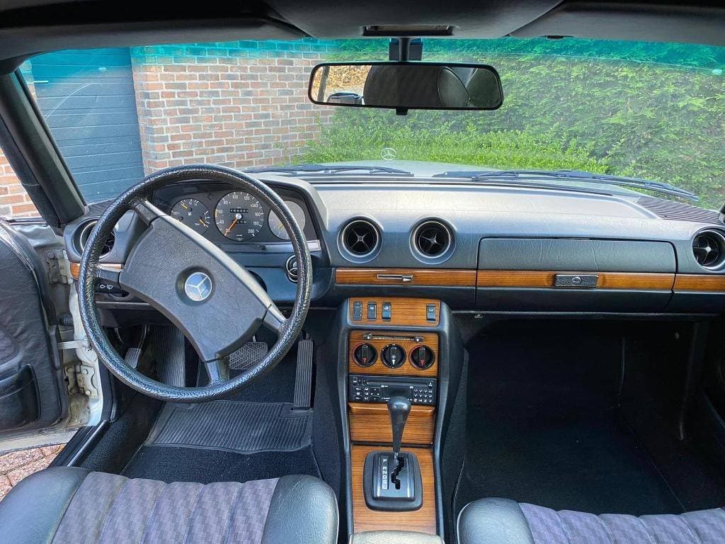 1981 Mercedes-Benz C-CLASS - 11