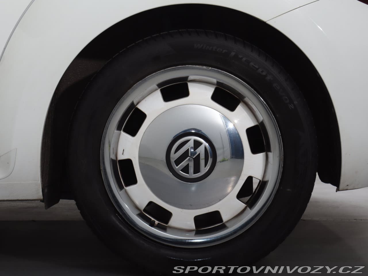 2014 Volkswagen BEETLE - 15