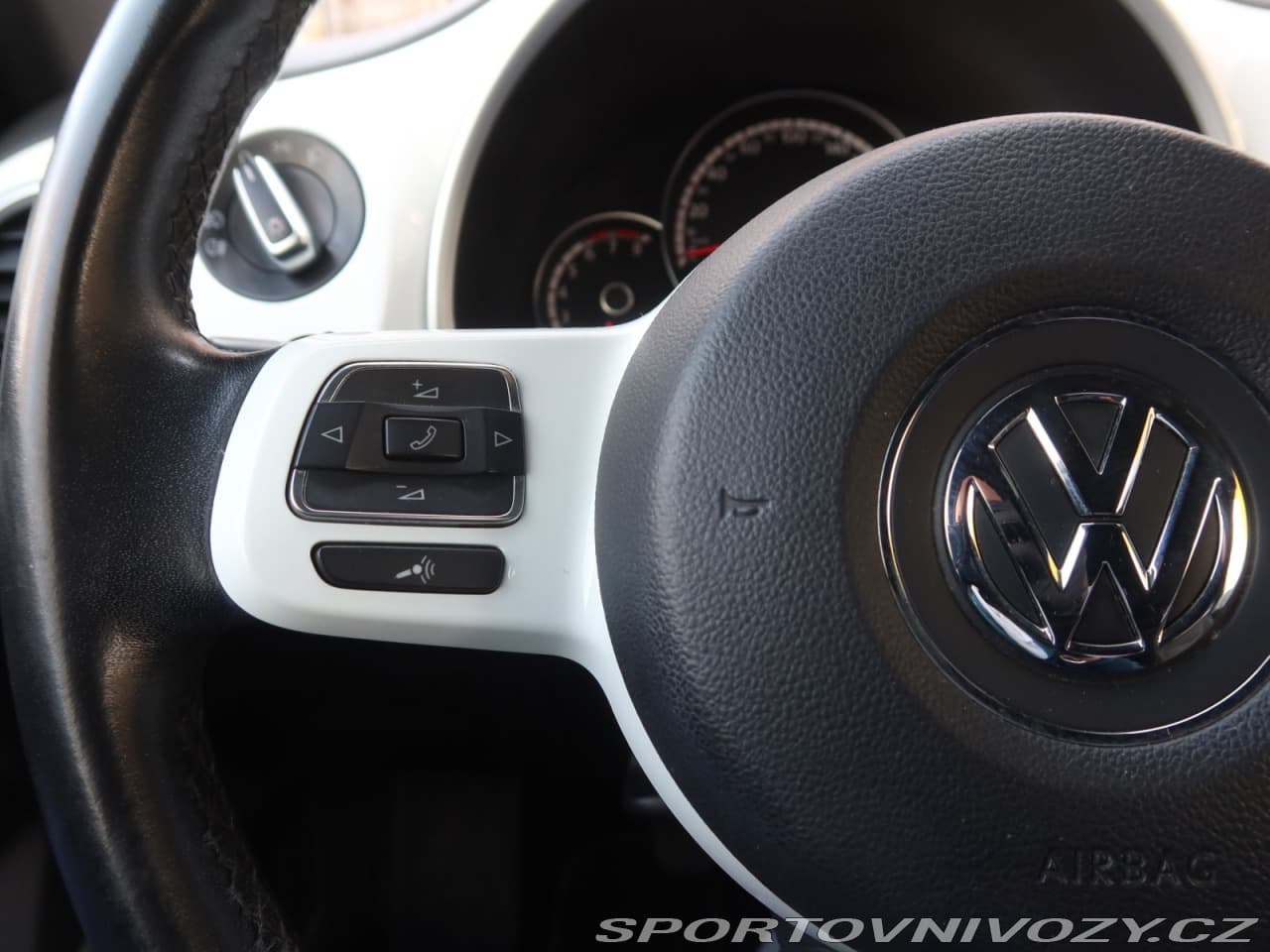 2014 Volkswagen BEETLE - 16