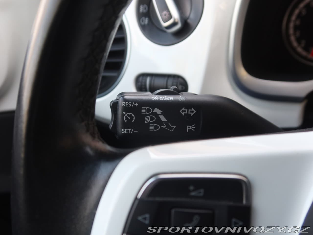 2014 Volkswagen BEETLE - 17