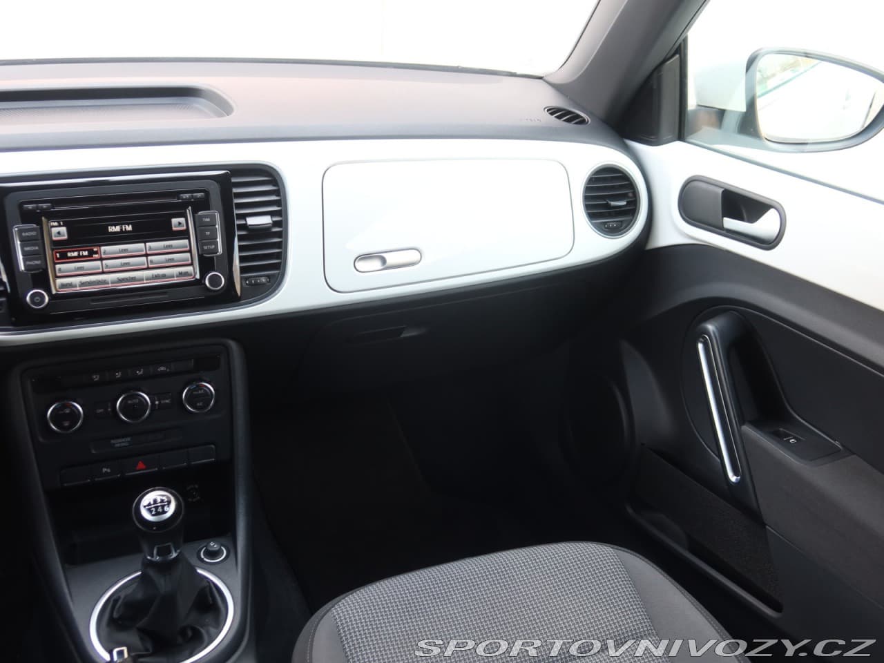 2014 Volkswagen BEETLE - 8