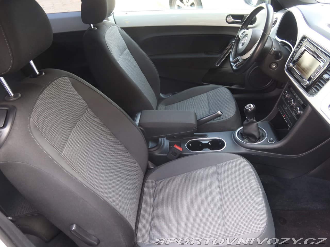 2014 Volkswagen BEETLE - 9