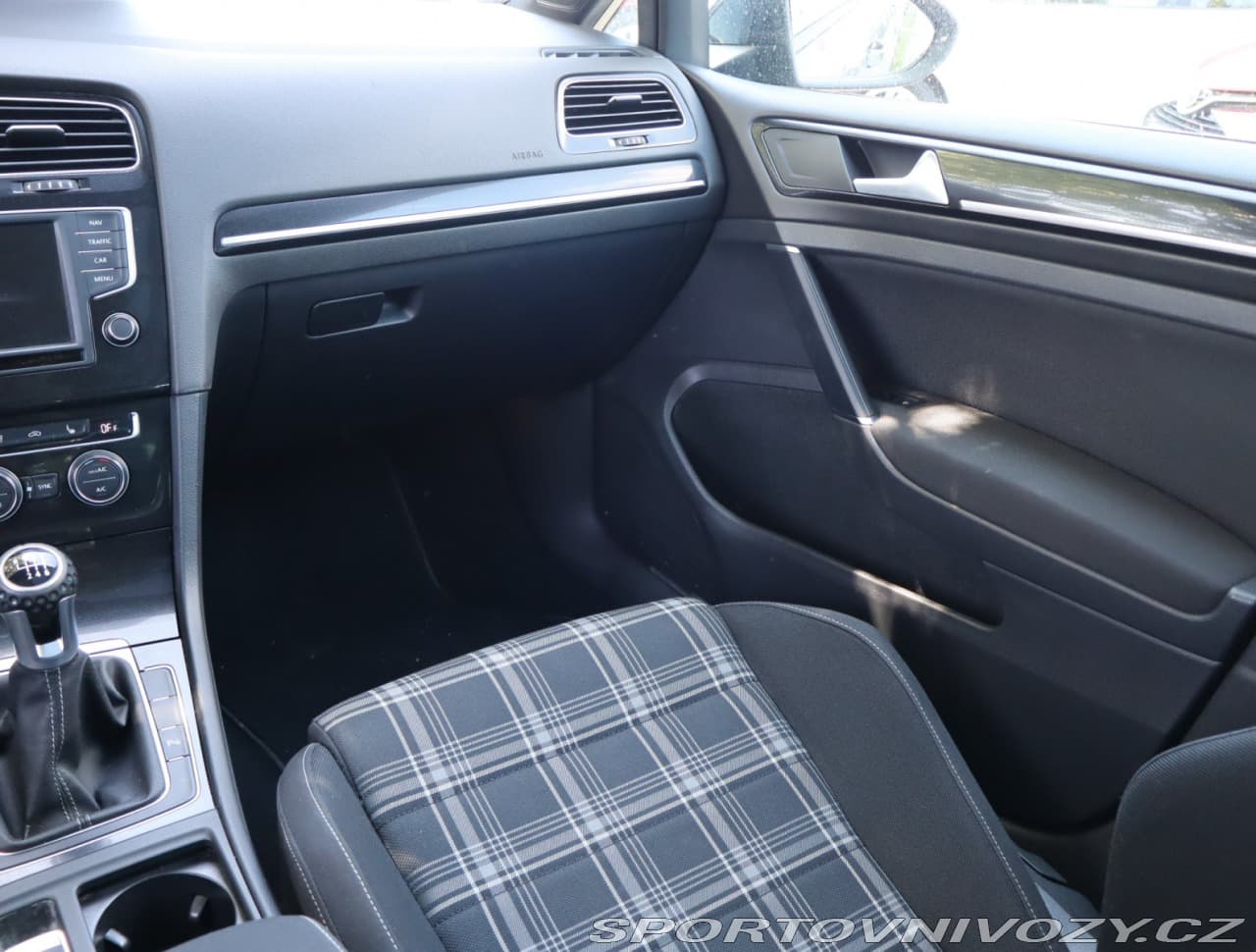 2016 Volkswagen GOLF - 8