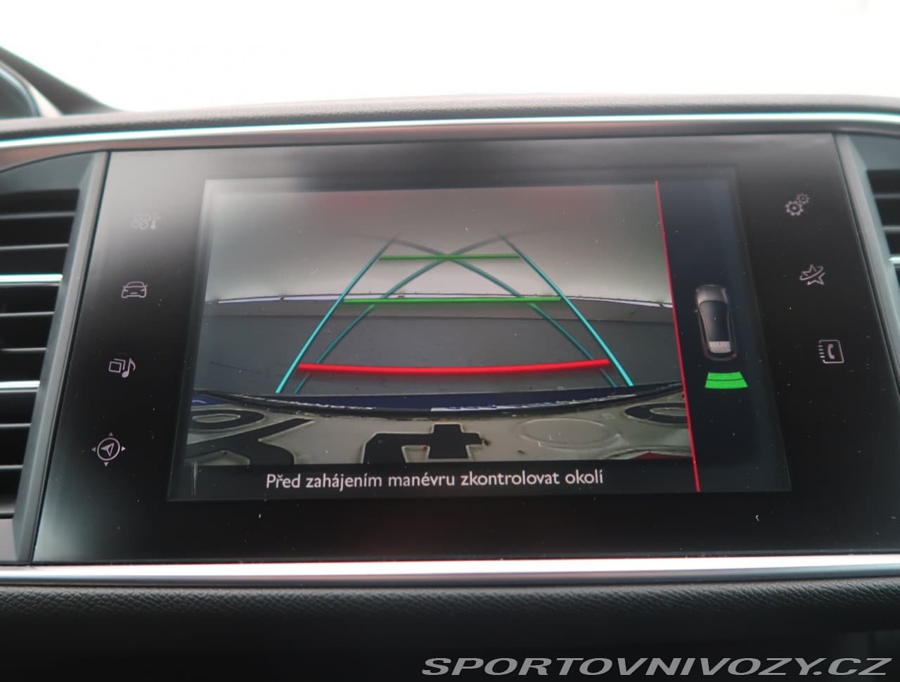 2016 Peugeot 308 - 16