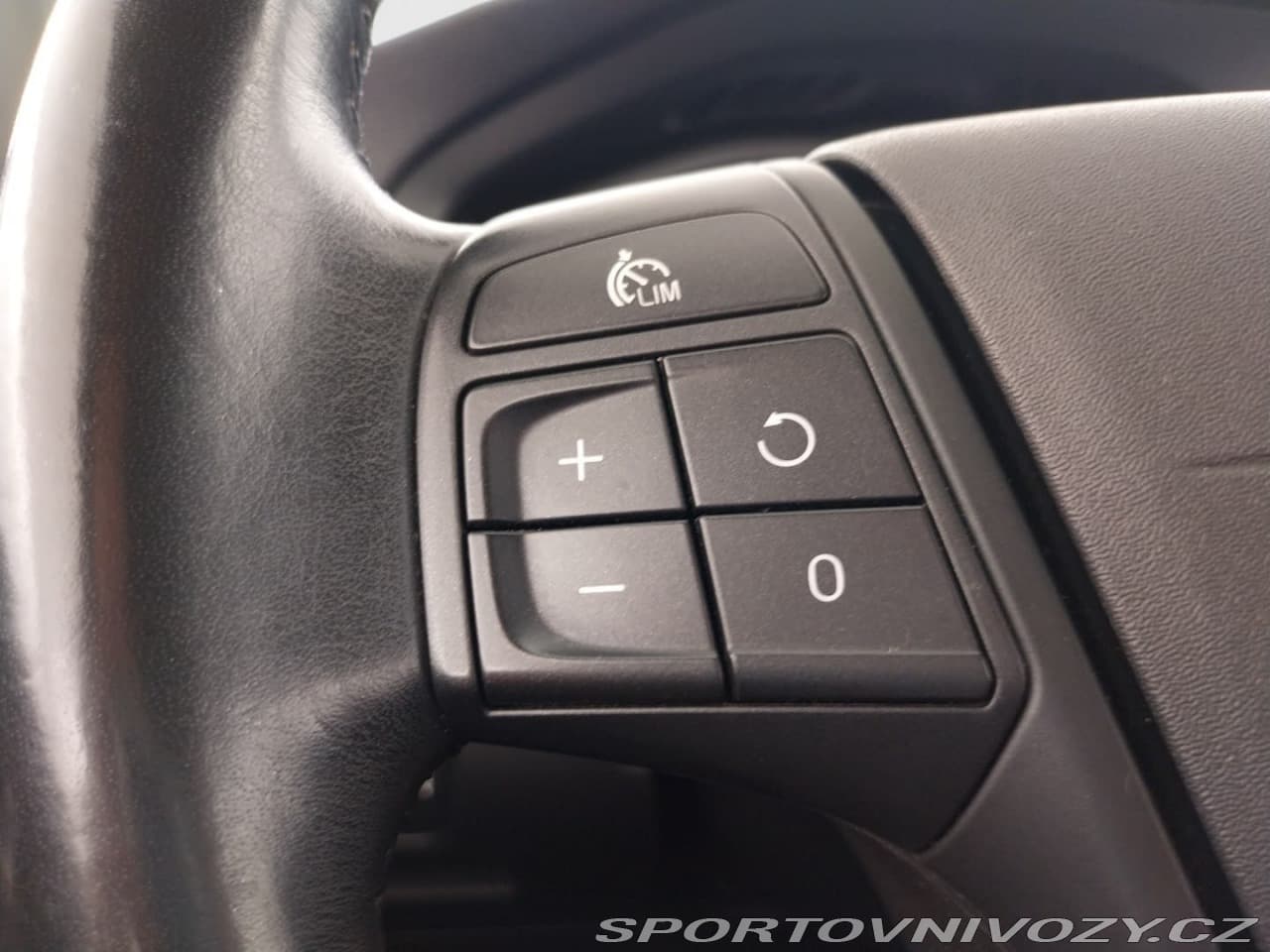 2012 Volvo V40 - 18