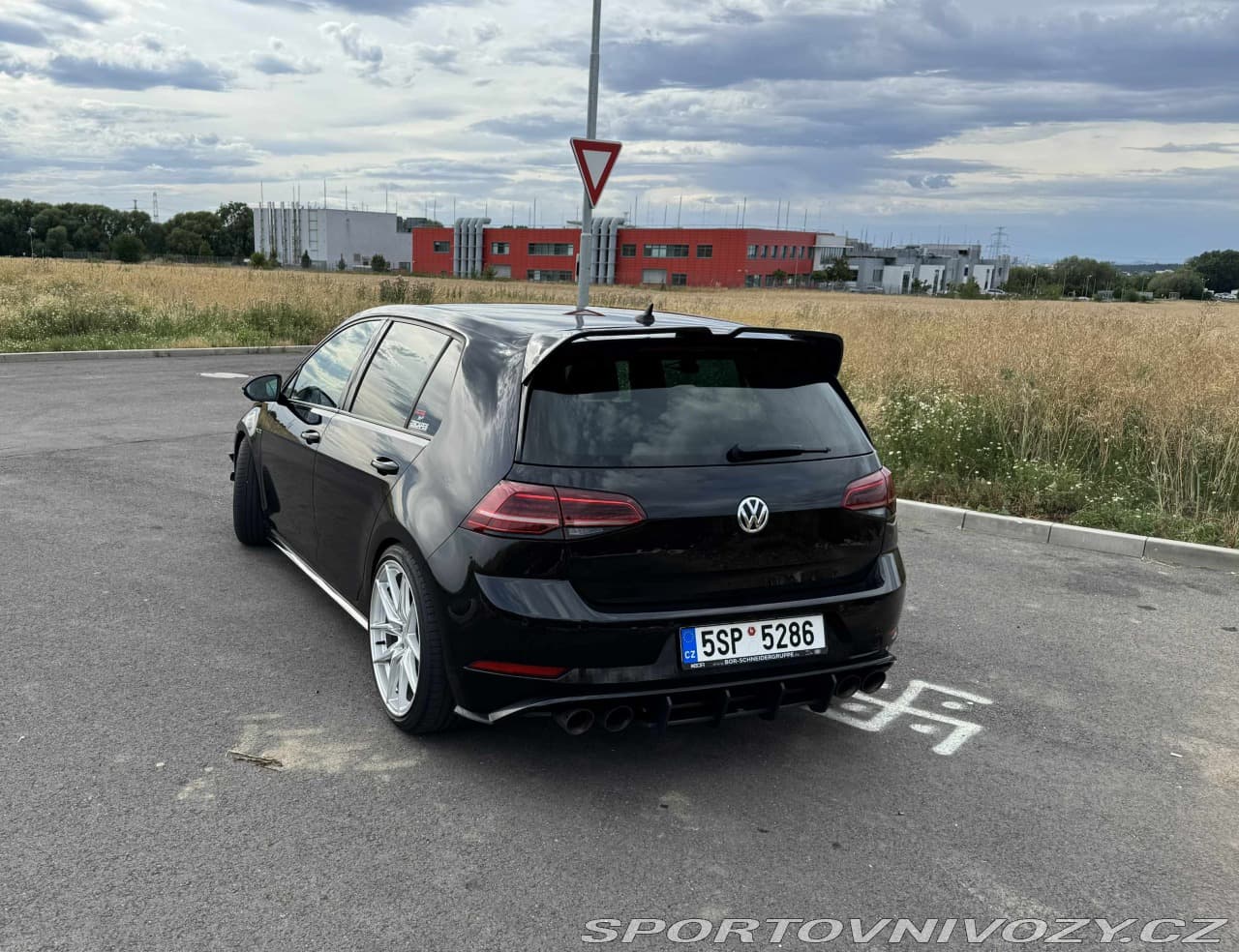 2019 Volkswagen GOLF - 15