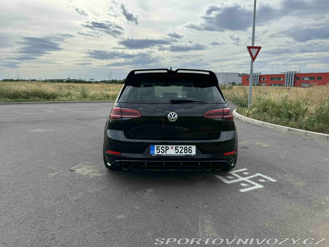 2019 Volkswagen GOLF - 17