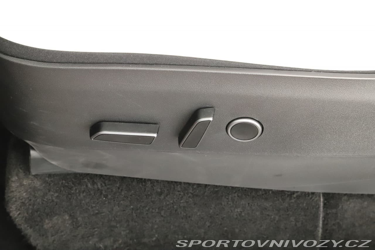 2022 Tesla MODEL Y - 9