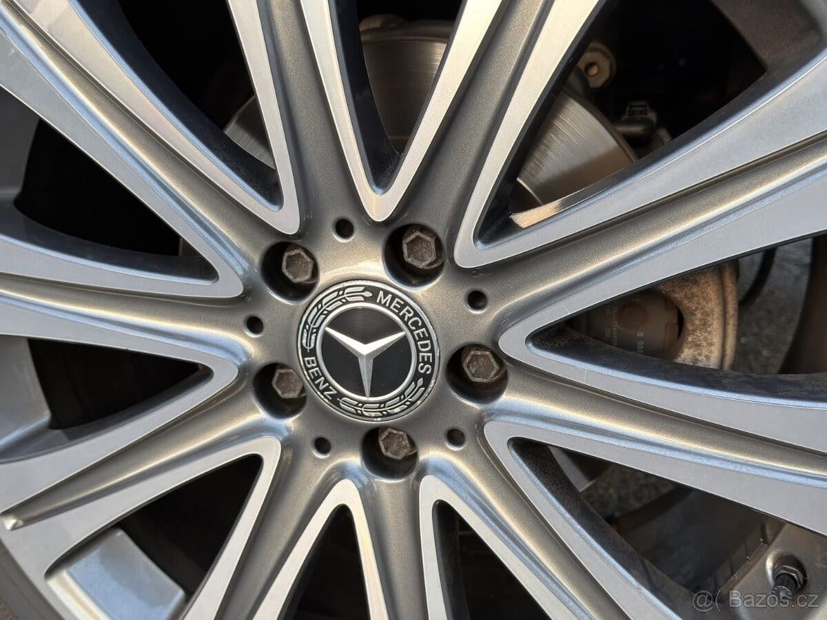 2018 Mercedes-Benz E-CLASS - 11