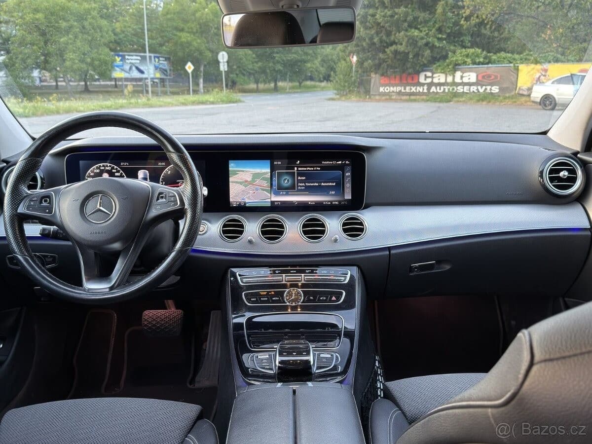 2018 Mercedes-Benz E-CLASS - 16
