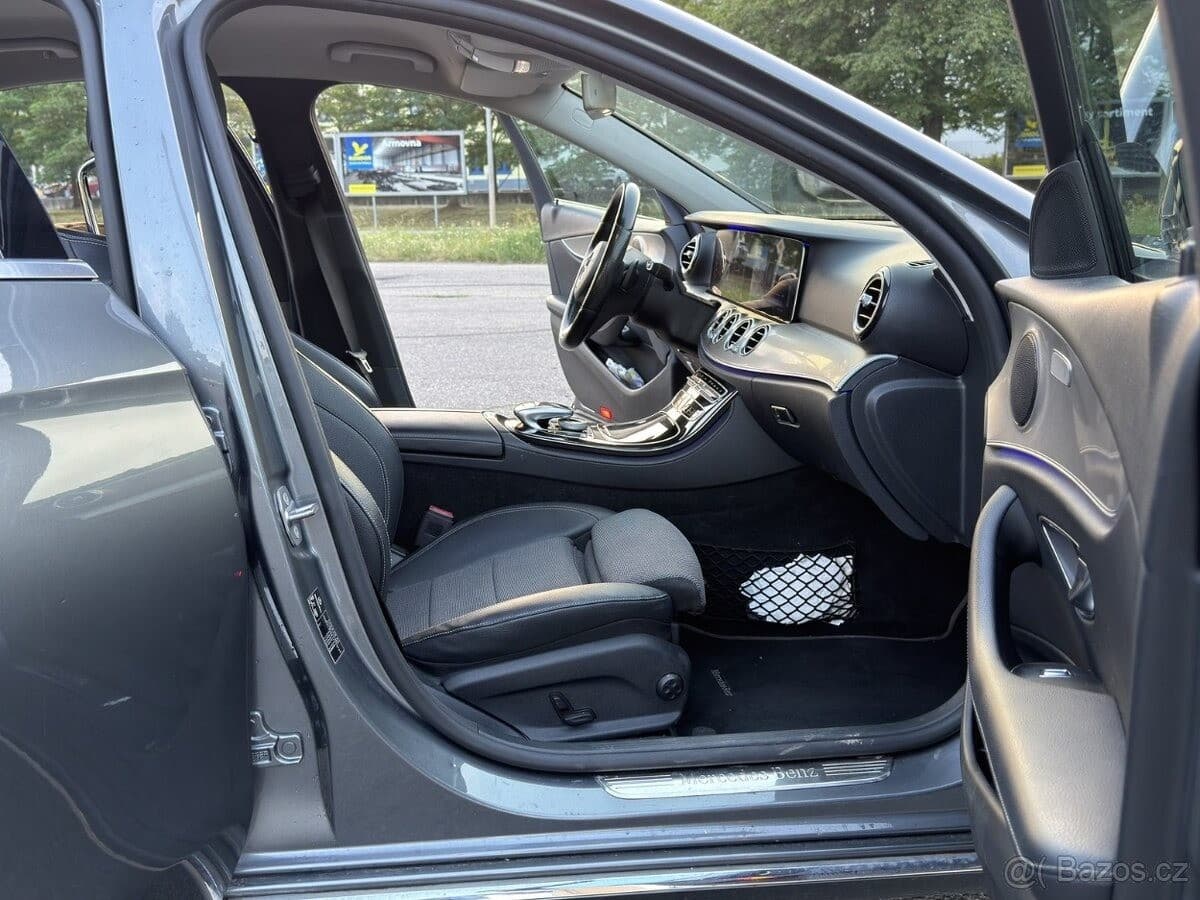 2018 Mercedes-Benz E-CLASS - 9