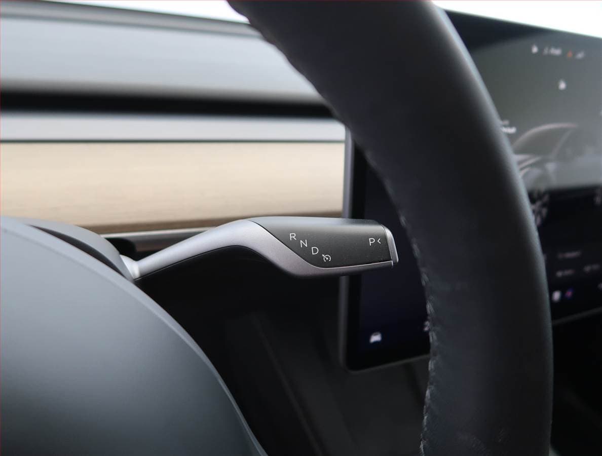 2022 Tesla MODEL Y - 12