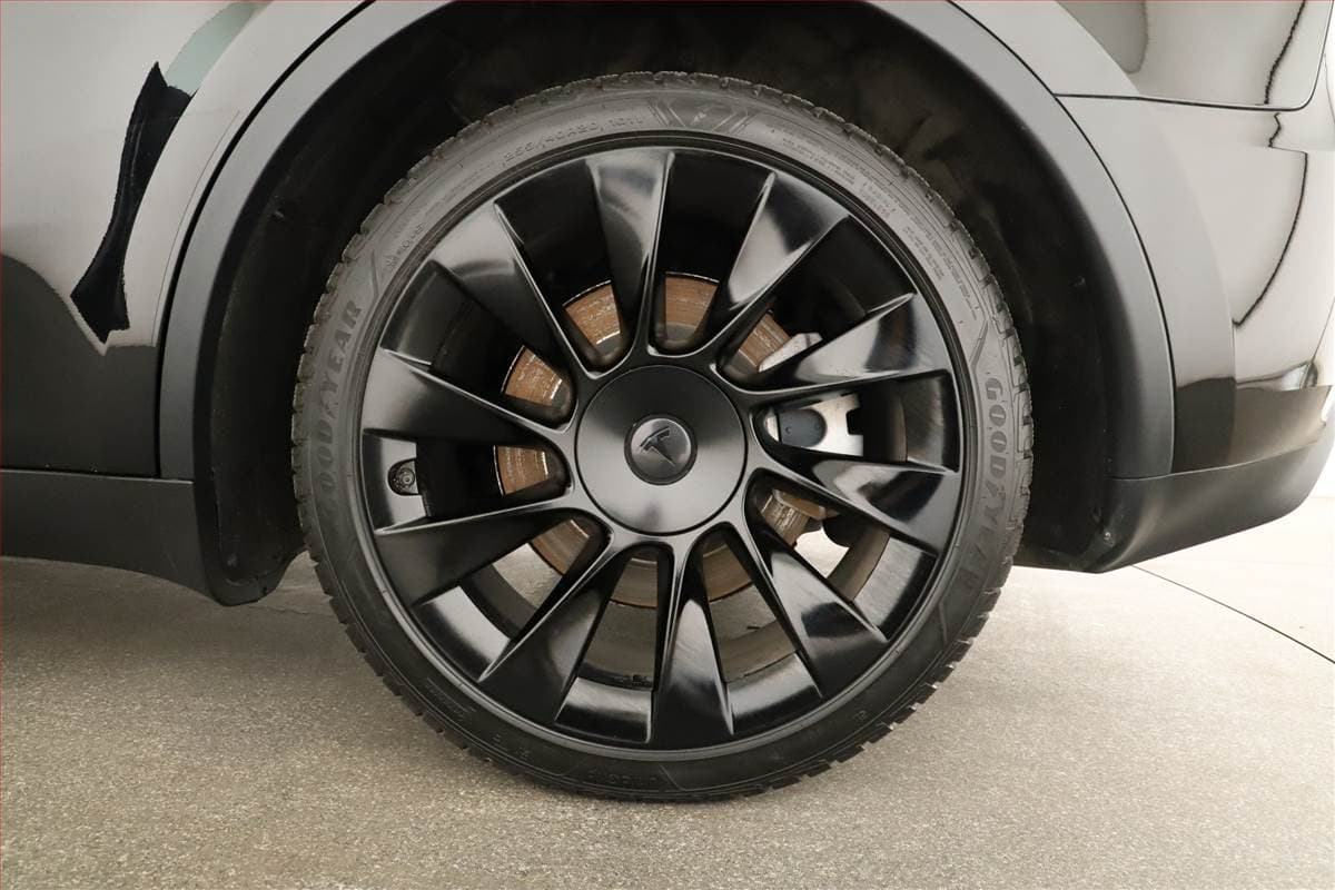2023 Tesla MODEL Y - 12