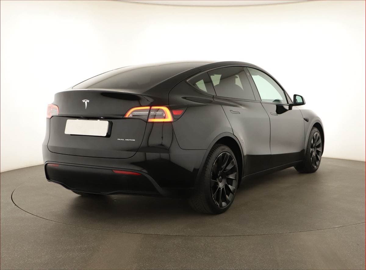 2023 Tesla MODEL Y - 5
