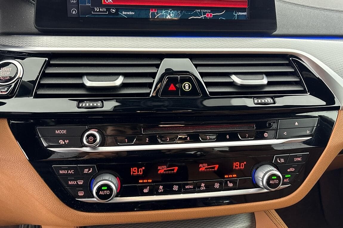 2017 BMW 5-SERIES - 20