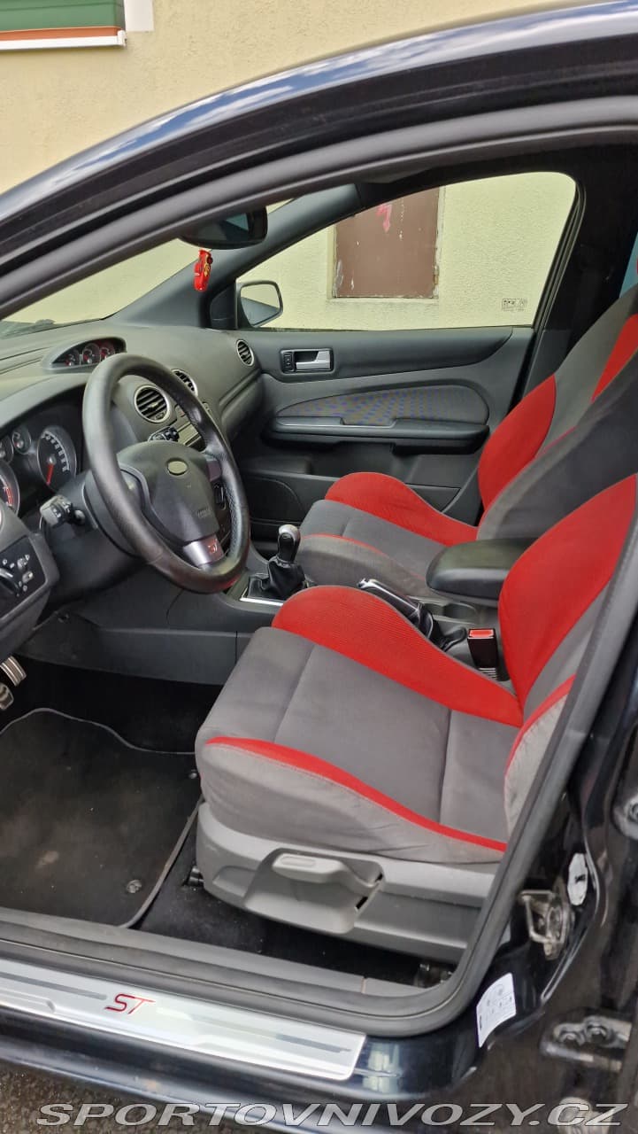 2006 Ford FOCUS - 8