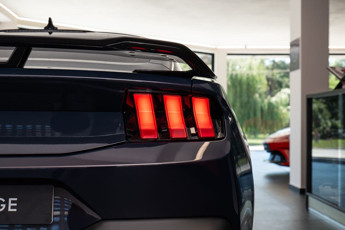 2025 Ford MUSTANG - 19