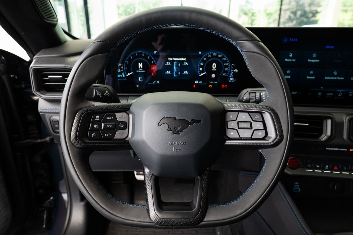 2025 Ford MUSTANG - 7
