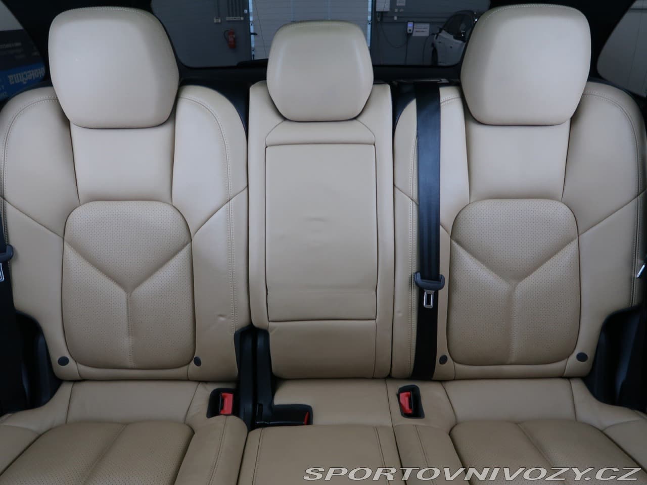 2016 Porsche CAYENNE - 10
