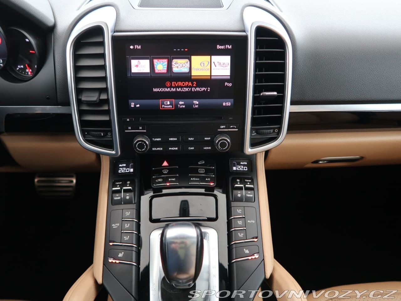 2016 Porsche CAYENNE - 12