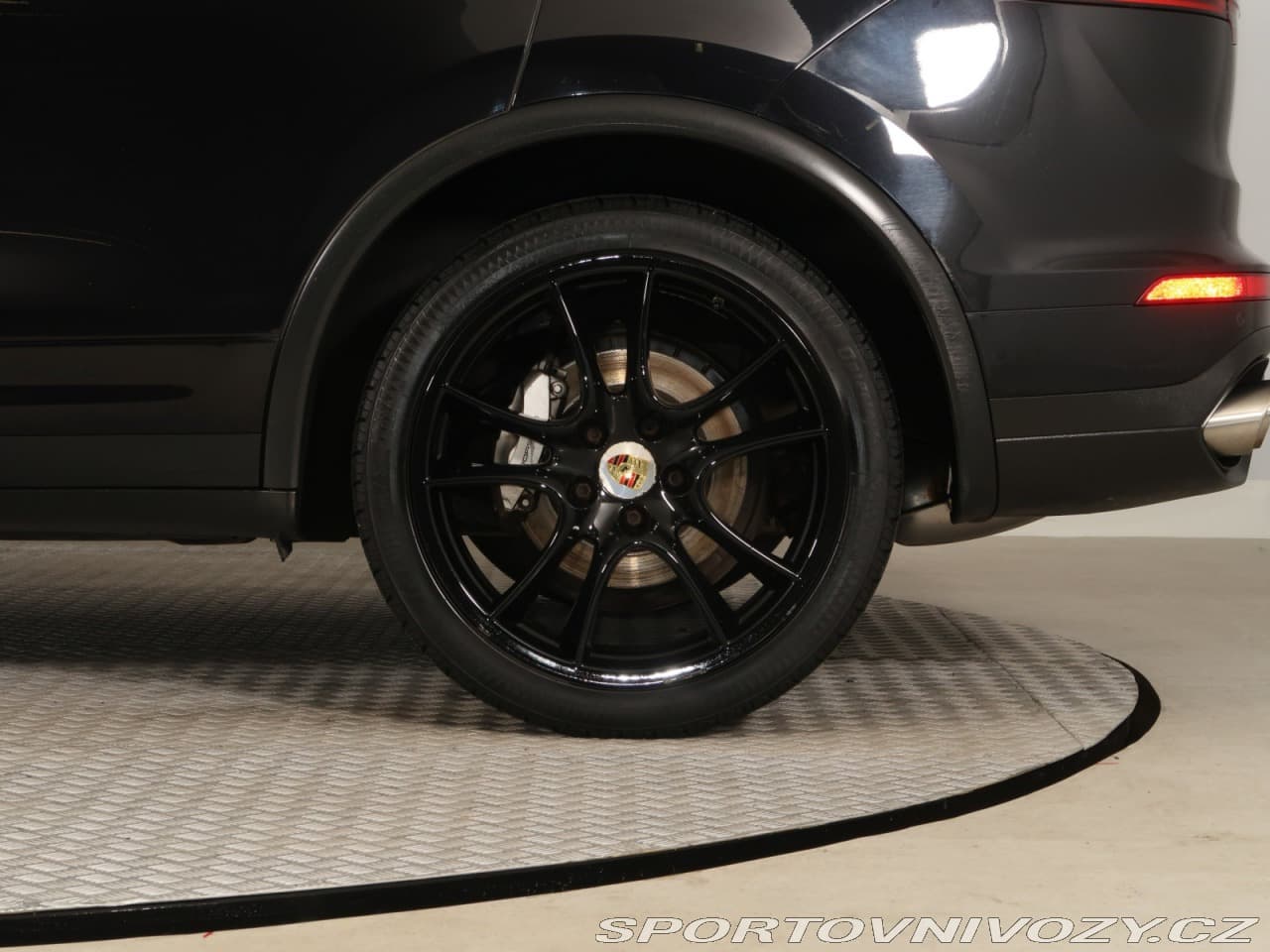 2016 Porsche CAYENNE - 15