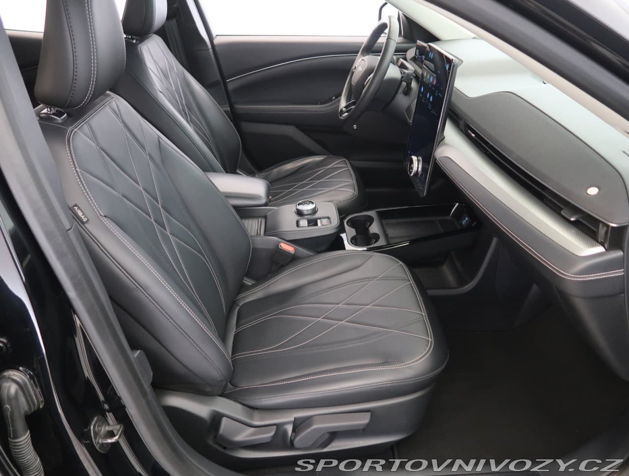 2022 Ford MUSTANG - 9