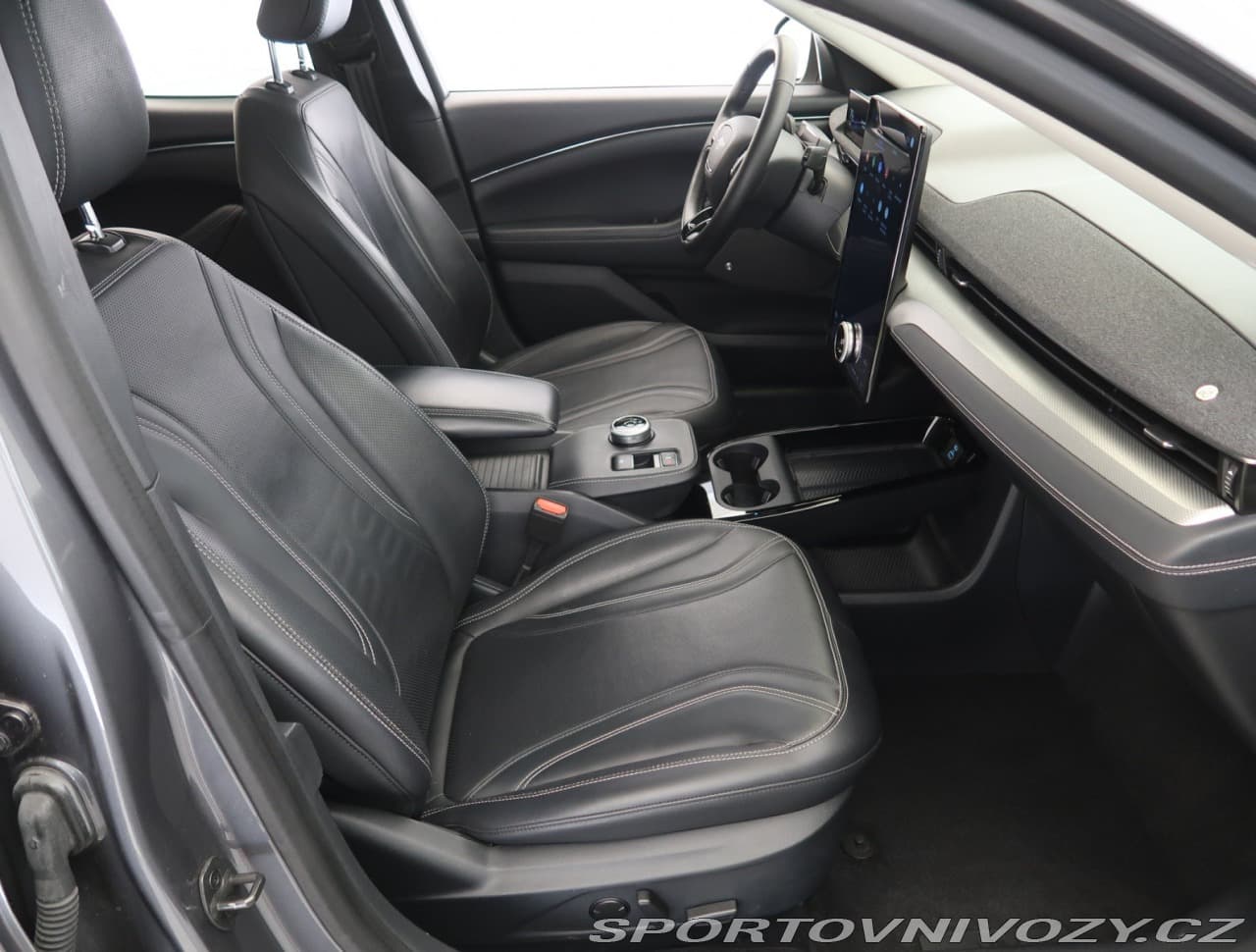 2021 Ford MUSTANG - 9