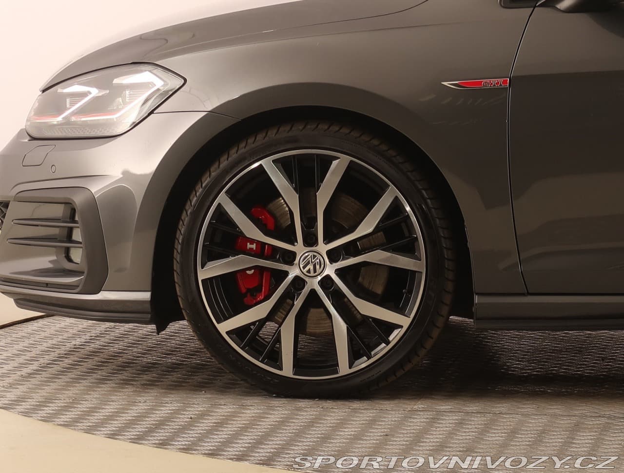 2019 Volkswagen GOLF - 15