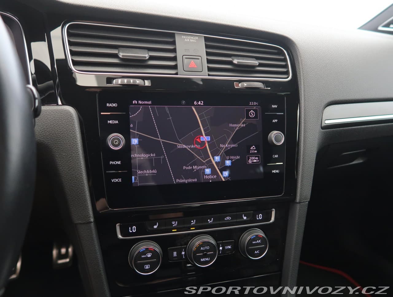 2019 Volkswagen GOLF - 16