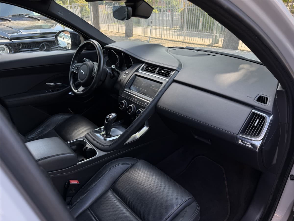 2018 Jaguar E-PACE - 10