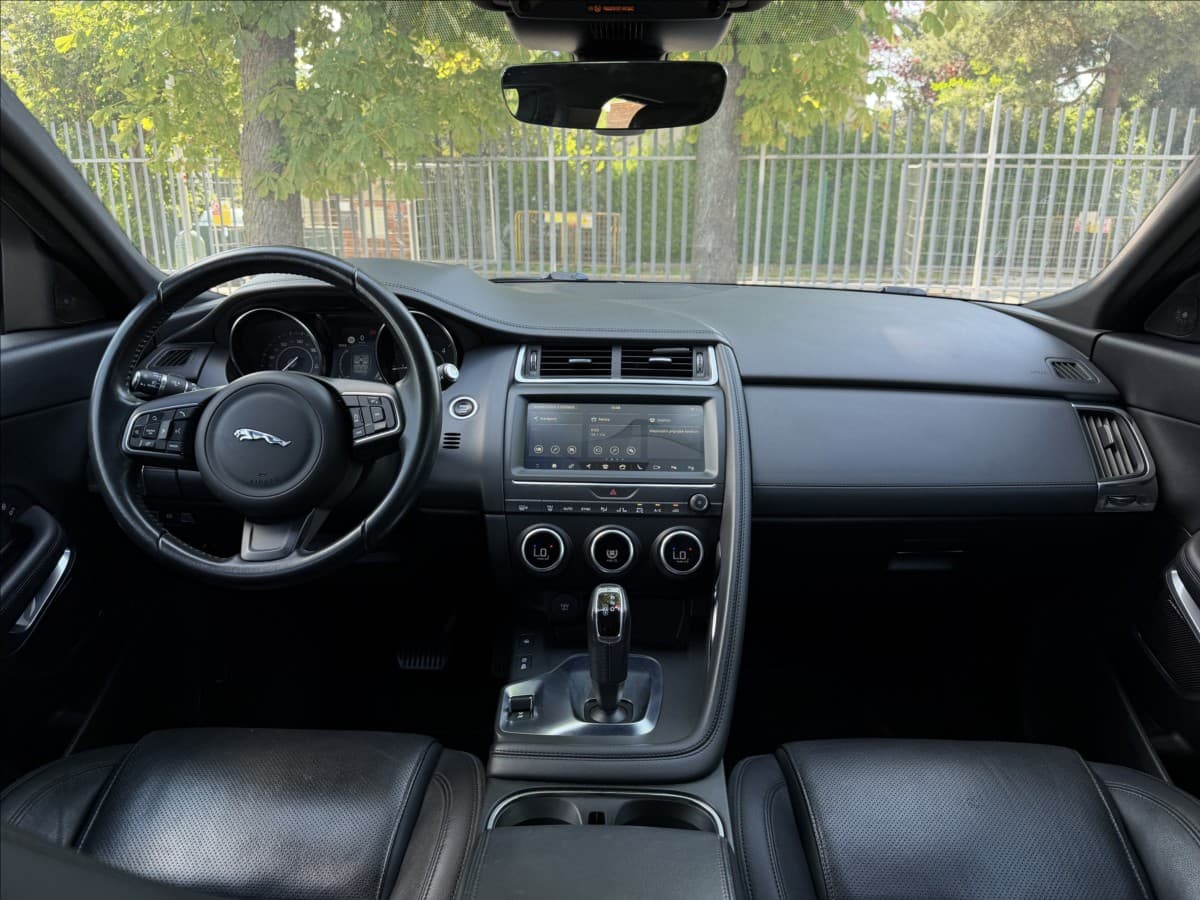 2018 Jaguar E-PACE - 11