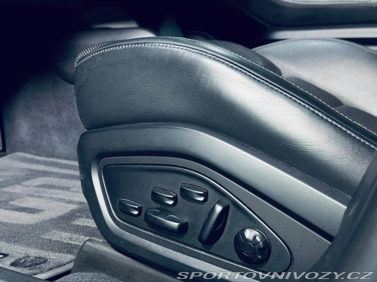 2020 Porsche TAYCAN - 17