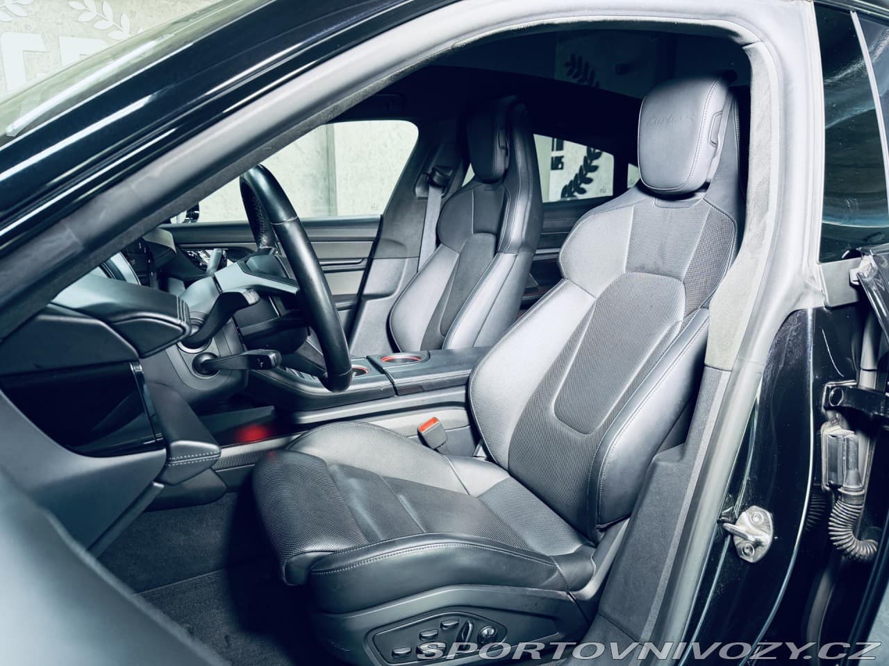 2020 Porsche TAYCAN - 18